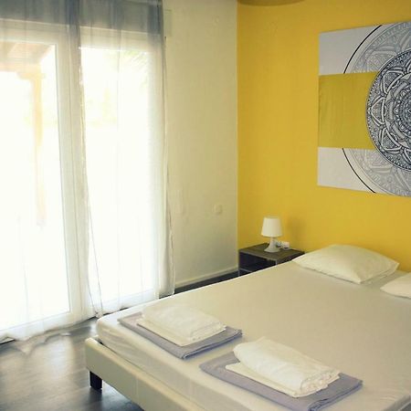 Nei Epivates Rental Rooms 50M From The Beach Néoi Epivátai Exteriér fotografie